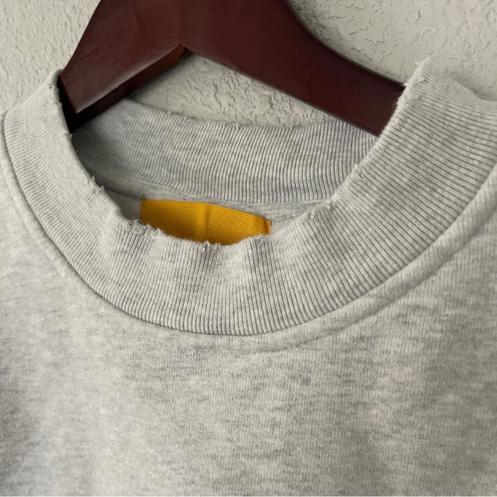Yellow label co. Distressed Crewneck light grey Sweater unisex one size - Picture 3 of 8
